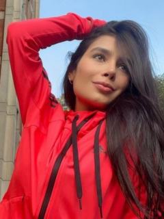 María Jara, hermana de Paola Jara, saca suspiros con fotos en vestido de baño