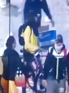 Saqueo en supermercado D1 de Bogotá durante protestas del paro nacional