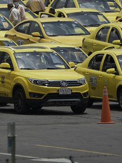 Taxistas en Colombia, que celebran que se hundió proyecto de ley para regular plataformas de transporte