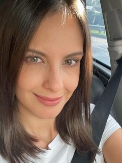 Selfi de Laura Acuña a propósito de que contó el peor oso que hizo en televisión y otro en un centro comercial.