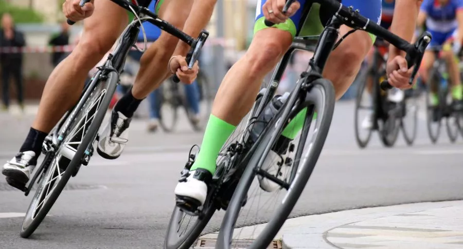 Foto de bicicletas ilustra nota sobre aspectos básicos del ciclismo