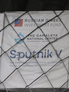 Imagen de vacuna que ilustra nota; Rusia autoriza vacuna Sputnik Light, de una sola dosis contra COVID-19