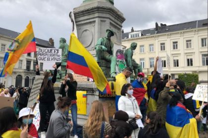 Colombianos se reunieron en Bruselas para protestar frente al Parlamento Europeo contra represión