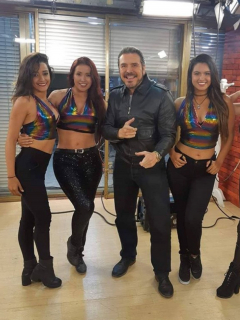 Iván y Sus Bam Band tiene a sus padres enfermos en Colombia.