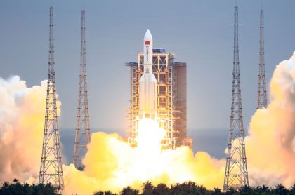 Foto de nave espacial ilustra nota sobre cohete chino sin control caerá en la Tierra este fin de semana