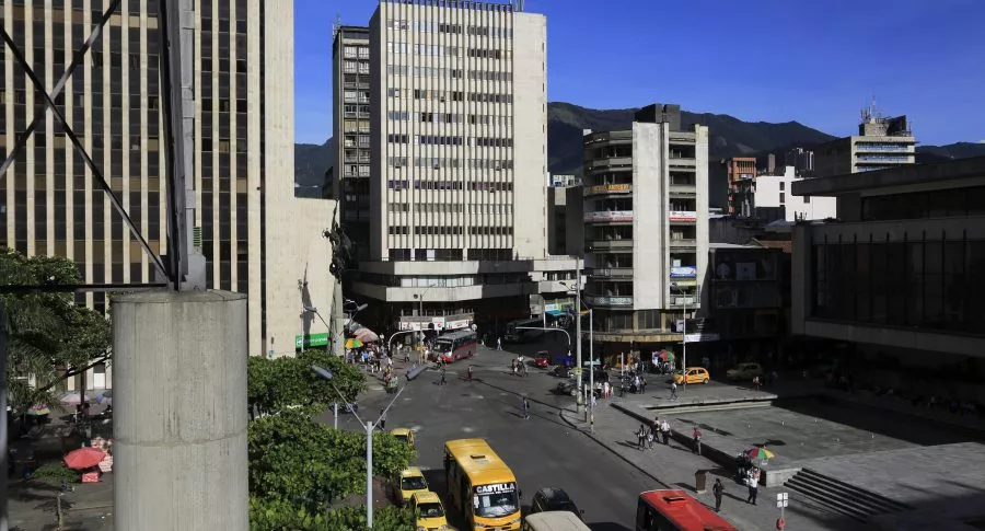Foto de Medellín ilustra nota sobre pico y cédula en Medellín este fin de semana: cómo funciona la medida y más