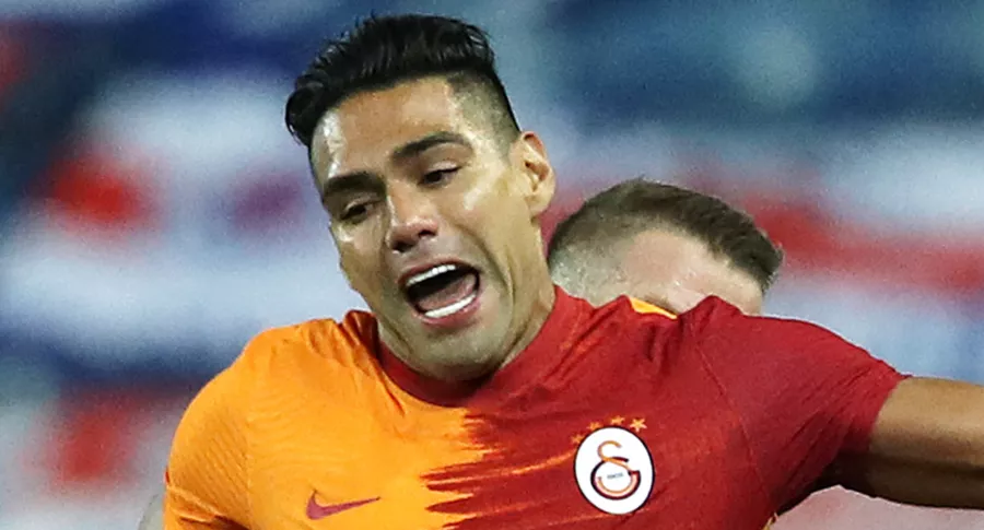 Lesión de Falcao García con el Galatasaray de Turquía; sufre dolor en la espalda. Imagen de referencia del jugador.
