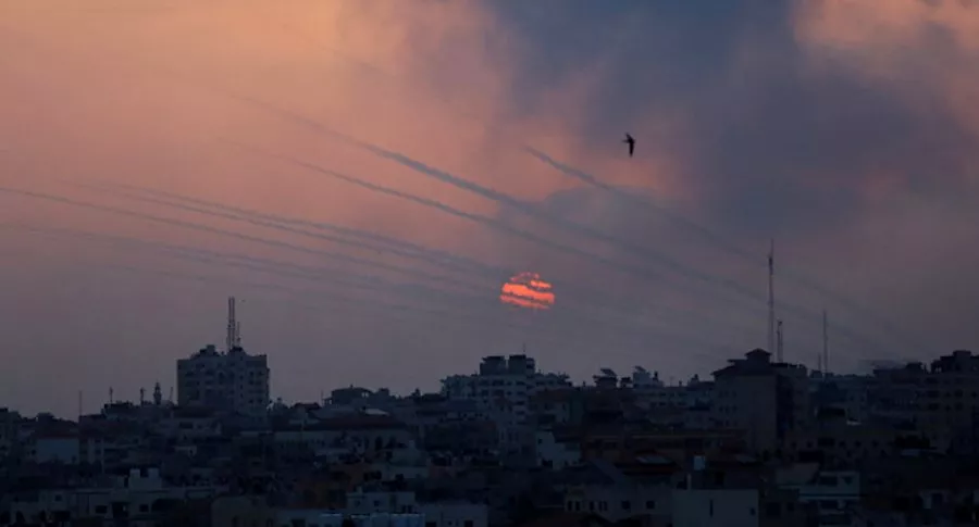 Hamas lanza 130 misiles contra Israel en retaliación por bombardeo de edificio