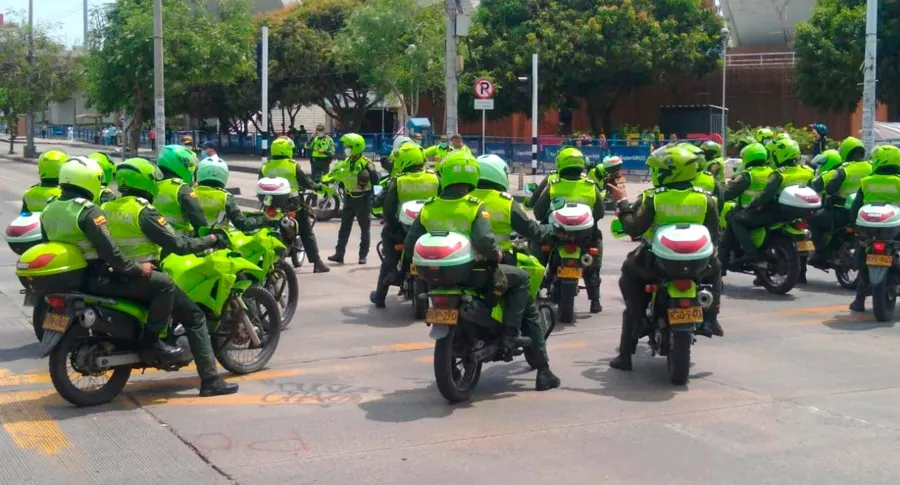 Policía antes de Junior-River en Libertadores por protestas del paro nacional.