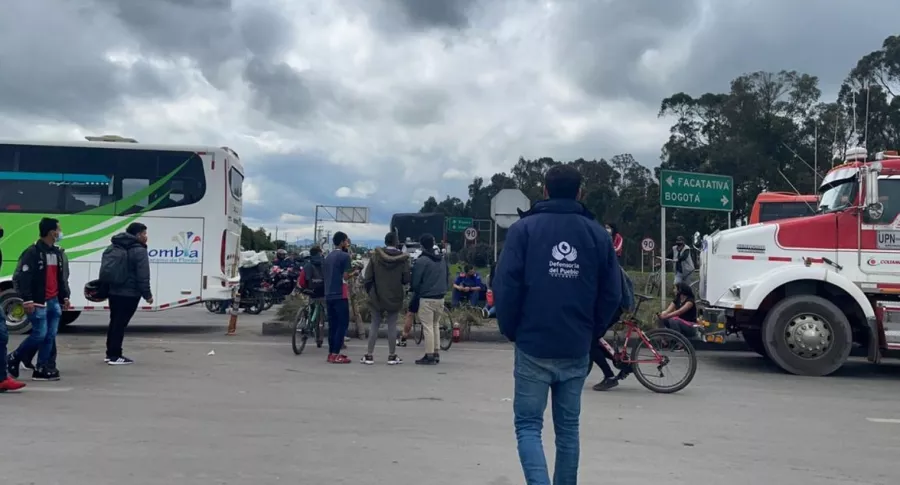 Imagen de los bloqueos en Cartagenita, cerca de Facatativá, que impide el ingreso a Bogotá