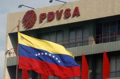 Maduro estaría vendiendo petrolera estatal PDVSA en secreto