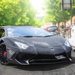Condenan a hombre que compró Lamborghini con dinero destinado a ayudas por COVID-19