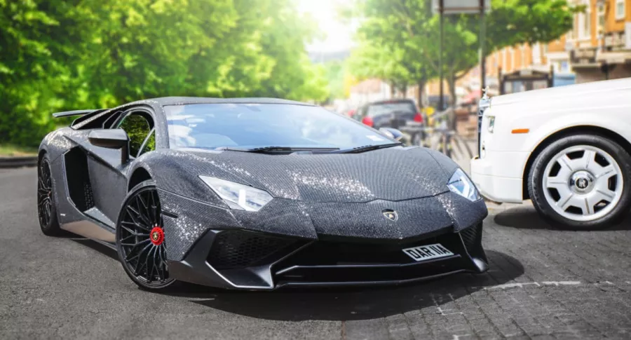 Lamborghini, ilustra nota de 6 años de cárcel para empresario que pagó Lamborghini con ayudas de covid