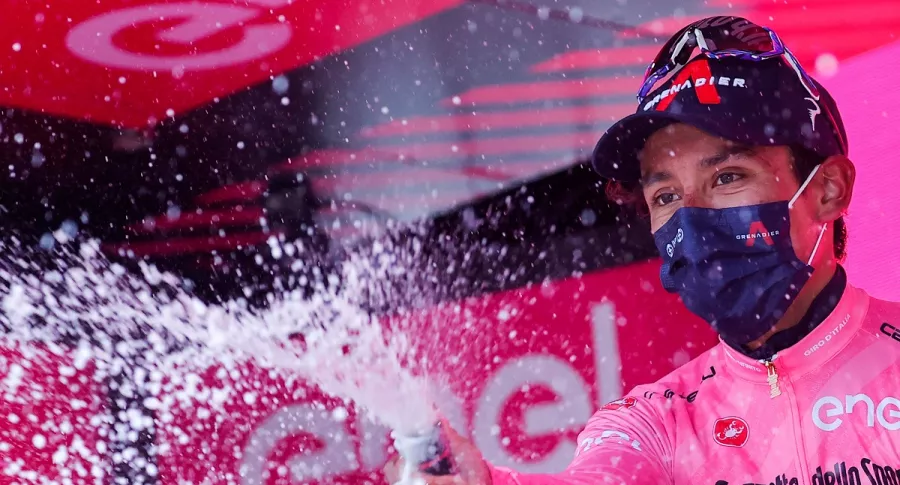 Video del feroz ataque de Egan Bernal para quedarse con la etapa 9 del Giro de Italia 2021 y convertirse en el nuevo líder. 