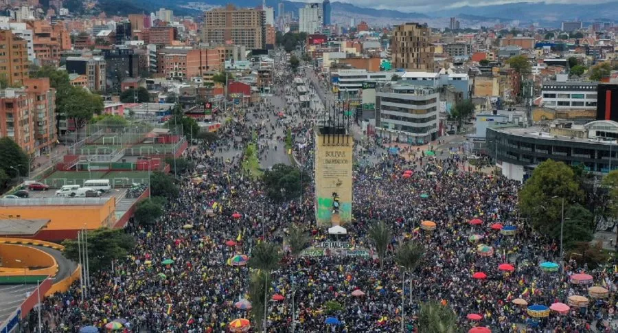 Imagen de la masiva concentración en Los Héroes por el paro nacional. 
