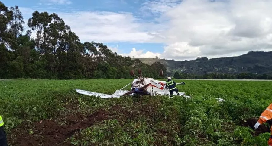 Imagen de avioneta accidentada cerda de Bogotá. 