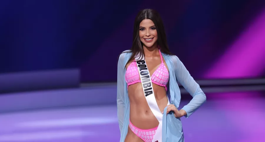 Señorita Colombia Laura Olascuaga durante el desfile en traje de baño el 14 de mayo de 2021 en Miss Universo, certamen de belleza del que fue eliminada.
