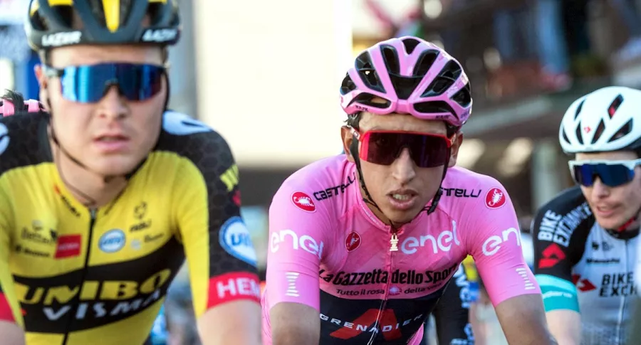 Egan Bernal durante la etapa 11 del Giro de Italia 2021. Clasificación general.