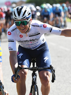 Giro de Italia: Evenepoel fue superado por Egan Bernal en la etapa 11