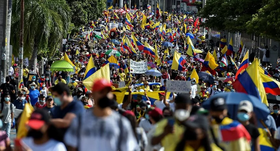 Imagen de protestas en Colombia ilustra nota sobre reunión entre el Gobierno y el comité del paro