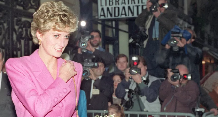 Foto de la princesa Diana ilustra artículo Escándalo de irregular entrevista a Lady Di hace que Londres piense reformar BBC