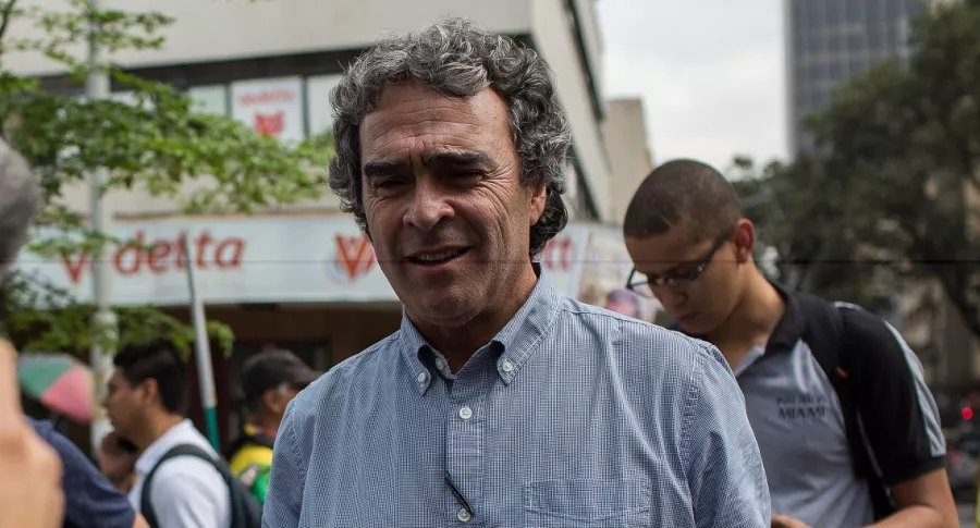 Foto de Sergio Fajardo, quien habló de por qué no marcha y reconoció repunte de Petro en las encuestas