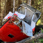 13 muertos por caída de una cabina de teleférico al borde del lago Mayor en Italia