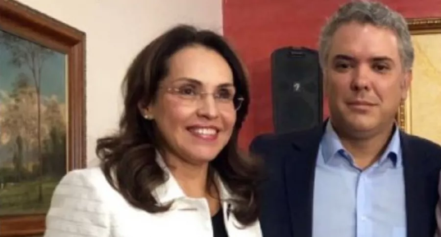 Viviane Morales, en foto junto a Iván Duque en campaña, renunció a su cargo de embajadora en Francia
