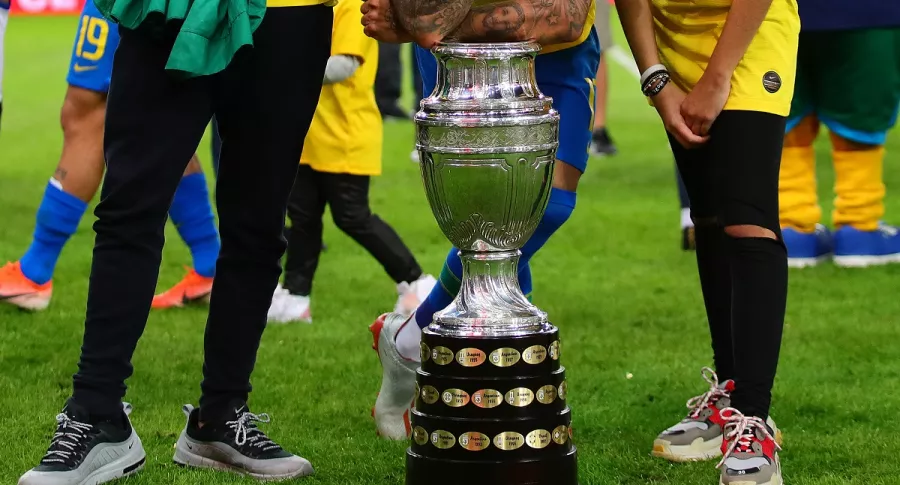 Imagen del trofeo de la Copa América; en Brasil demandarán para que se cancele el evento