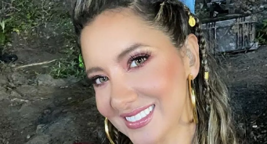 Daniella Álvarez, presentadora que confirmó que estará en próximo video de Mr. Black. 