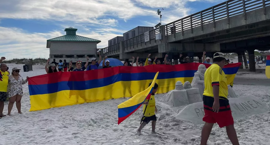 Un grupo de colombianos que viven en Estados Unidos homenajearon a los jóvenes de la ‘Primera Línea’ que han participado en el paro nacional. 