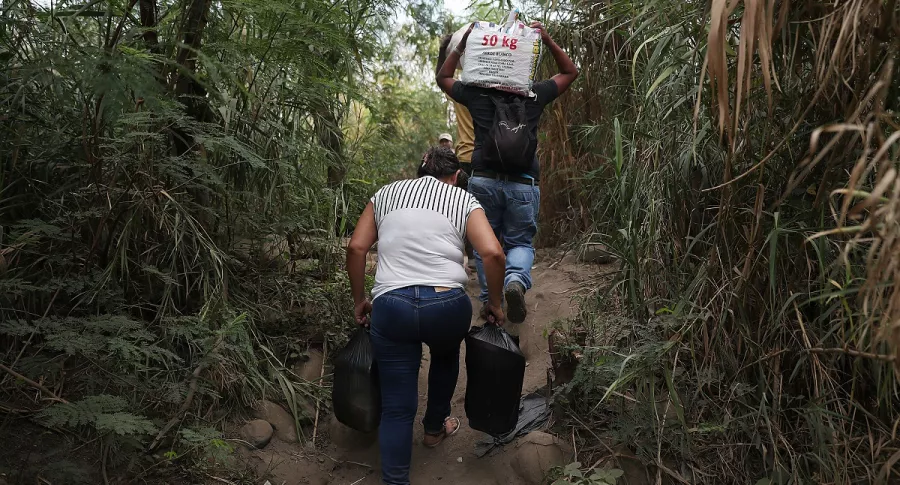 Exdiputada venezolana denuncia contrabando en frontera de Colombia y Venezuela