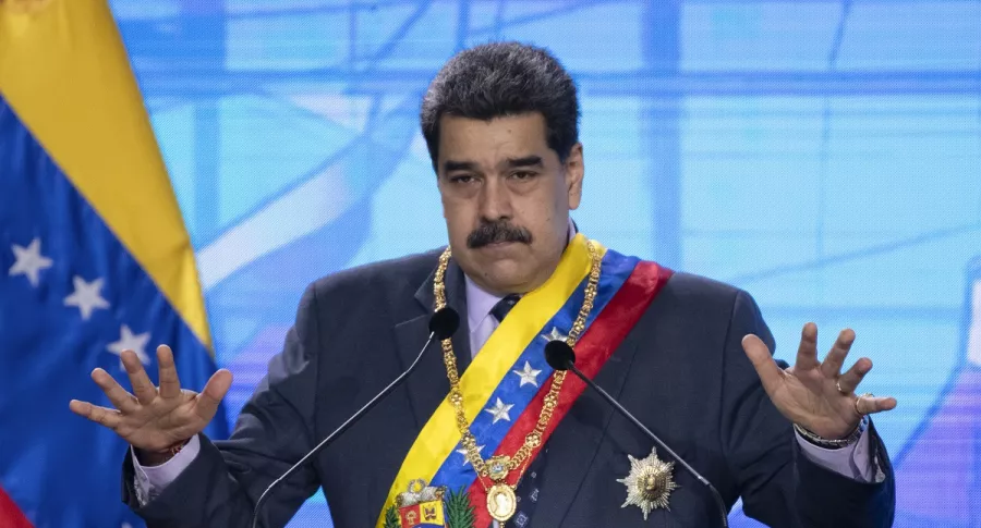 Venezuela: Nicolás Maduro contrató cantante y le pagó 60.000 dólares