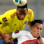 Gol de Yerry Mina con la Selección Colombia ante Perú en la Eliminatoria.