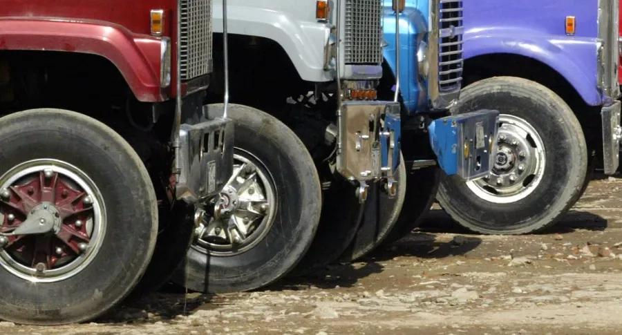Imagen de camiones ilustra artículo Paro nacional: camiones involucrados en bloqueos sí pueden ser incautados