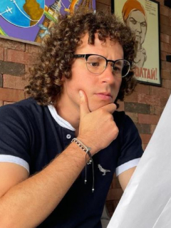 Luisito Comunica, quien se mostró indignado por un costoso plan de datos que le cobraron en el aeropuerto El Dorada