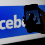 Facebook aplica sanción más alta a Trump y suspende sus redes; él lo toma como insulto