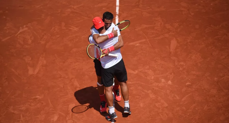 Imagen del torneo de Roland Garros: allí, Juan Sebastián Cabal y Robert Farah, en semifinales