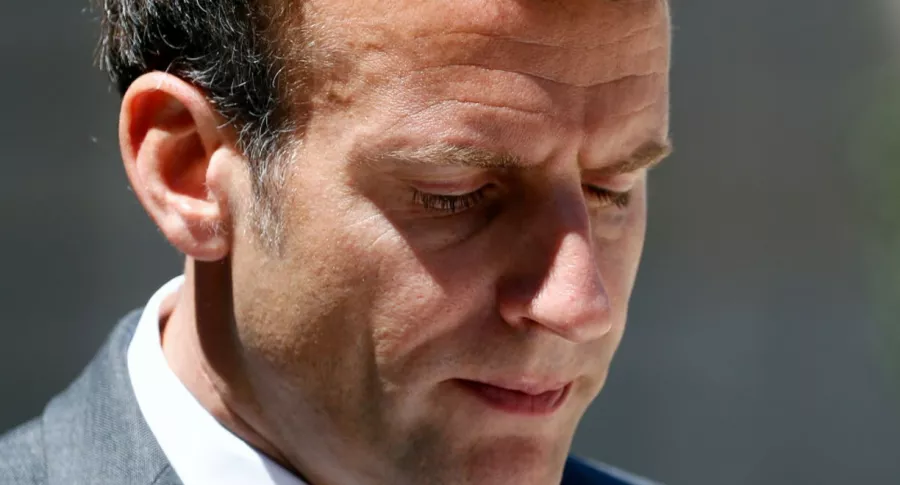 Presidente de Francia, Emmanuel Macron, quien habla de la cachetada que le pegaron