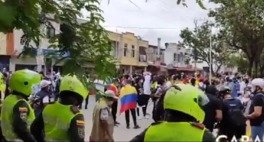 Protestas cerca del estadio Metropolitano antes del partido entre Colombia y Argentina