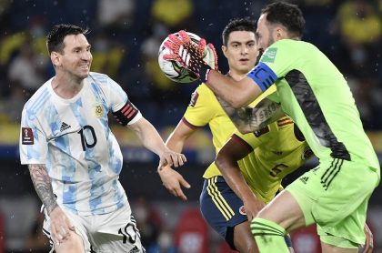 Lionel Messi, David Ospina y Stefan Medina en Colombia vs. Argentina, a propósito de que ese partido fue líder del top 10 del 'rating' en goleada de Caracol a RCN.