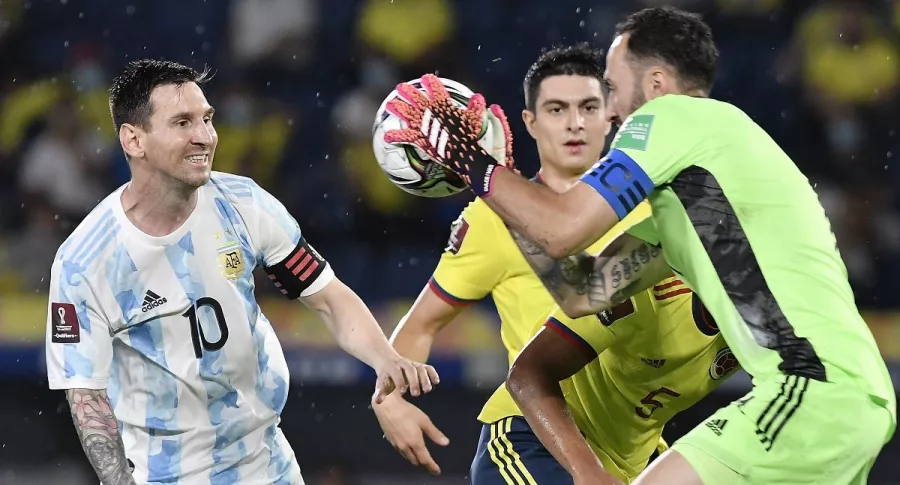 Lionel Messi, David Ospina y Stefan Medina en Colombia vs. Argentina, a propósito de que ese partido fue líder del top 10 del 'rating' en goleada de Caracol a RCN.