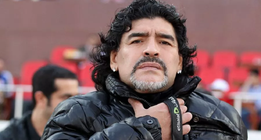 Diego Maradona dirigiendo partido de Al-Wasl en 2012 ilustra nota sobre quiénes son los acusados por su muerte que citó la Fiscalía de Argentina.