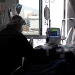 El drama de tener un familiar grave por COVID-19 en una Bogotá ‘ahogada’ y sin camas UCI