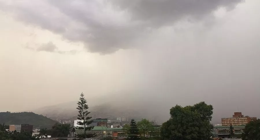 Imagen de lluvia que ilustra nota; Medellín: estación de Policía se inundó por fuertes lluvias