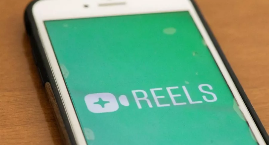 Logo de Reels de Instagram, ilustra nota de Instagram pone publicidad a Reels, su versión de videos que compite con TikTok