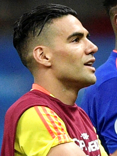 Falcao vuelve a apoyar la Selección Colombia, mientras James se luce con Károl G. Imagen del delantero samario.