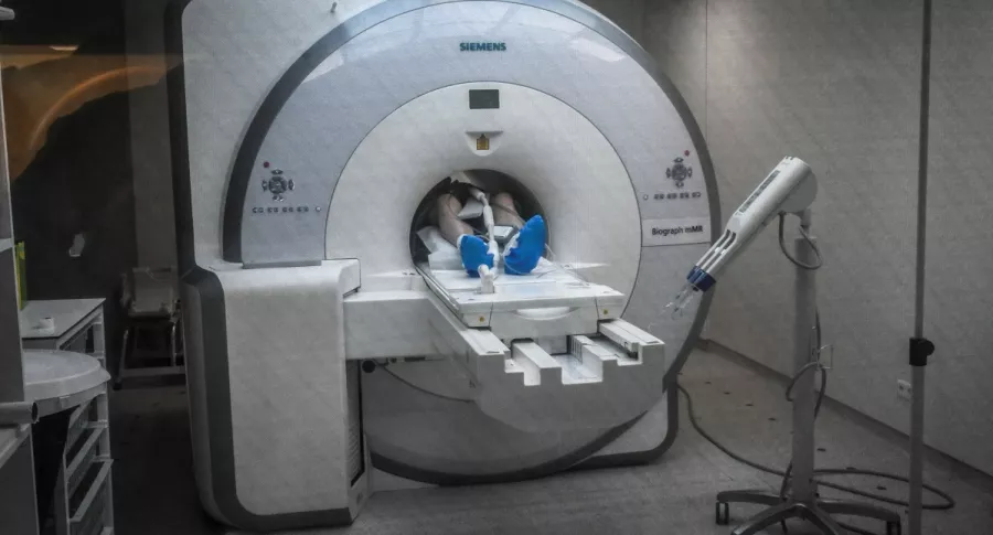 Imagen de paciente sometido a una resonancia magnética ilustra artículo Investigación halla vínculo entre carne roja y cáncer colorrectal