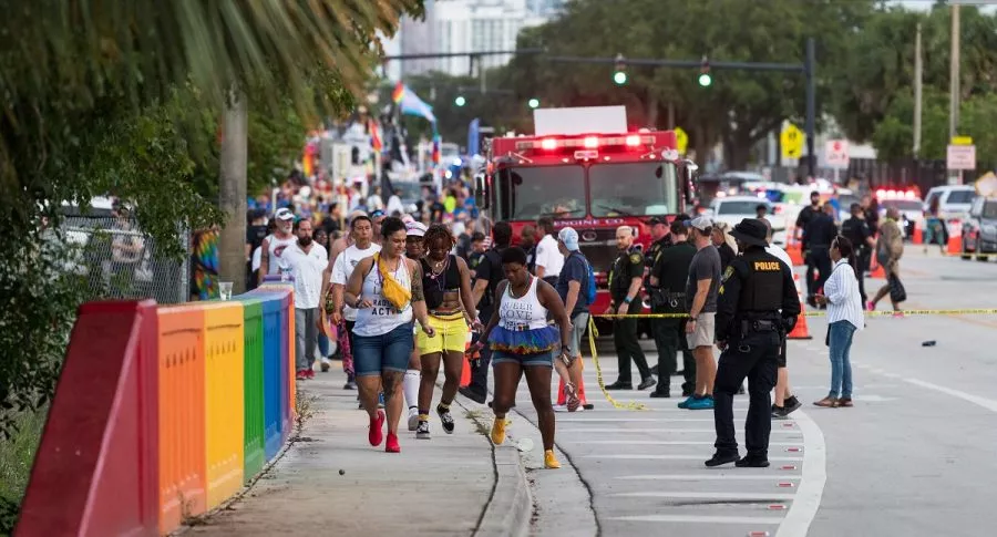 El conductor de un camión atropelló a un grupo de personas que participaban en un desfile del orgullo Gay en Estados Unidos.