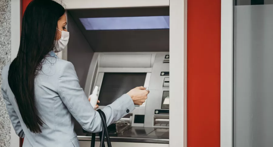Bancos cambiarán cajeros automáticos en Colombia.